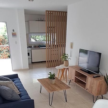 Departamento Temporario - Barrio San Isidro 维拉阿连德 外观 照片