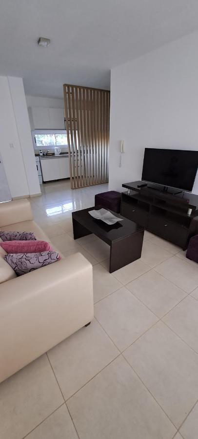 Departamento Temporario - Barrio San Isidro 维拉阿连德 外观 照片