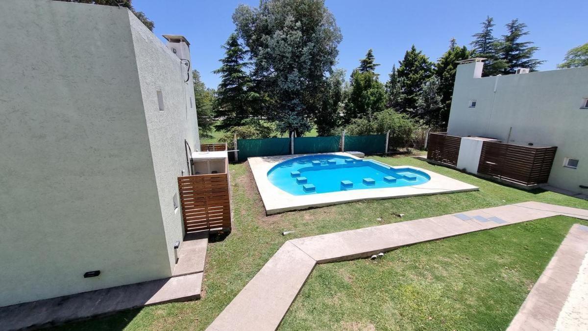 Departamento Temporario - Barrio San Isidro 维拉阿连德 外观 照片