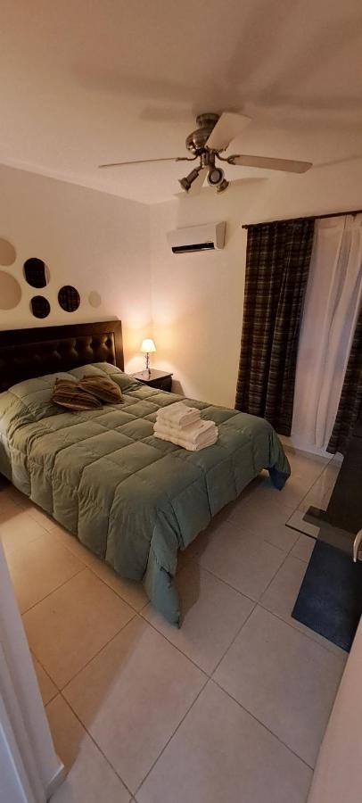 Departamento Temporario - Barrio San Isidro 维拉阿连德 外观 照片